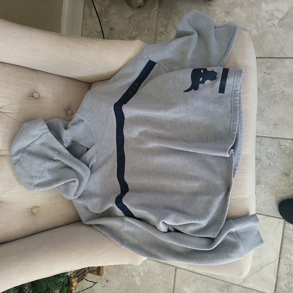 Under Armour Med cropped sweat shirt  Grey with blue stripe